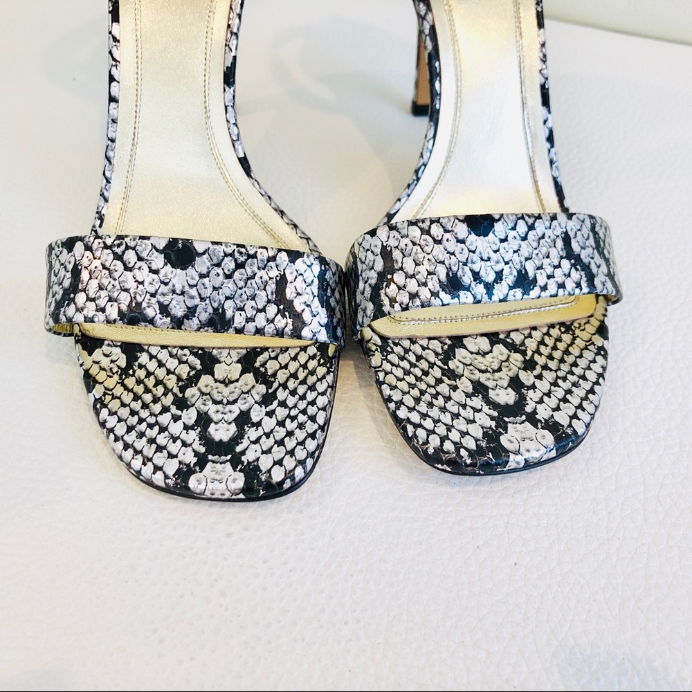 ⭕️SOLD⭕️NIB Céline Signature Sandals - Picture 2 of 8